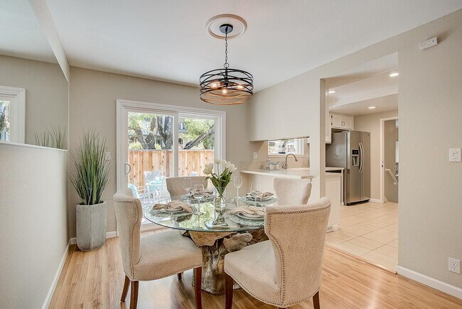 Foto del edificio - 2950 Moorpark Ave