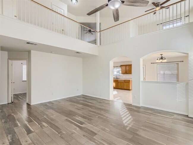 Foto del edificio - 13313 John Tyler St