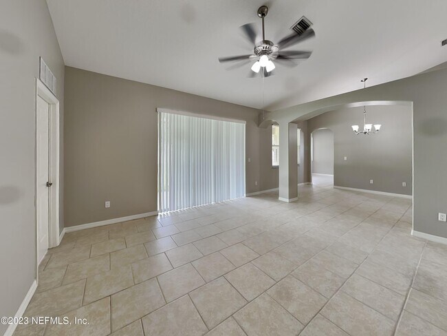 Foto del edificio - 24 Royal Palm Ln