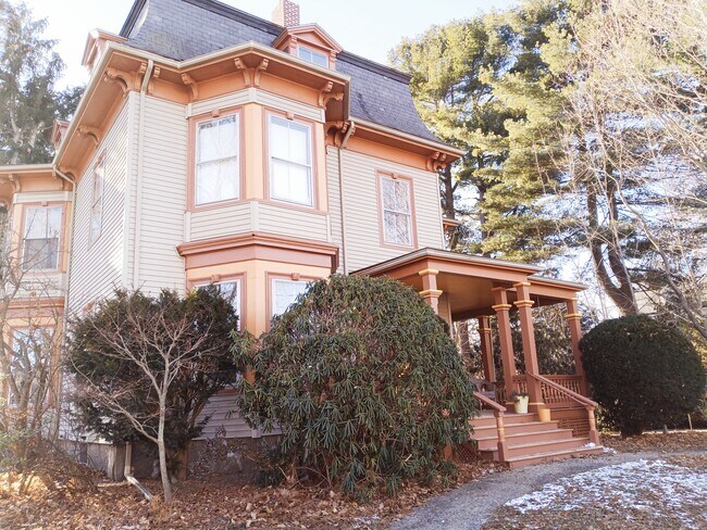 Foto del edificio - 53 Crescent Ave