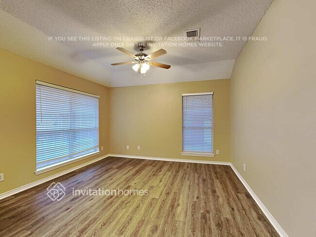 Building Photo - 5601 Heatherglen Terrace