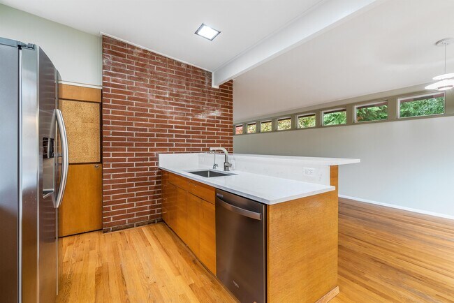 Foto del edificio - 16818 SE 2nd Pl