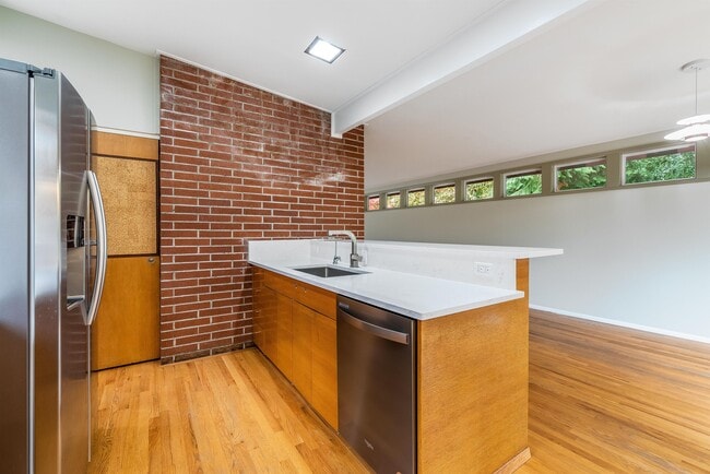 Photo - 16818 SE 2nd Pl House