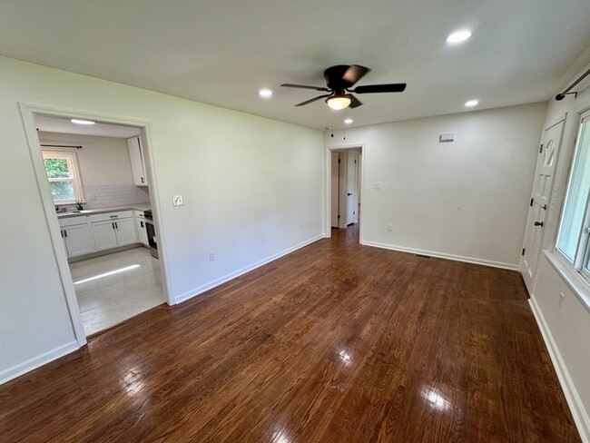 Foto del edificio - 3207 Searcy Dr NW