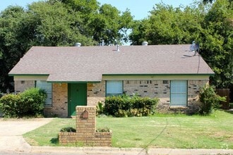 Building Photo - 629 Park Ln