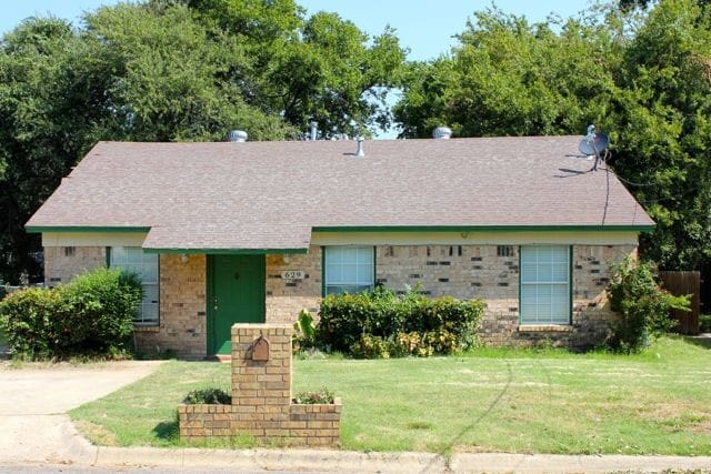 Photo - 629 Park Ln (Denton, TX)