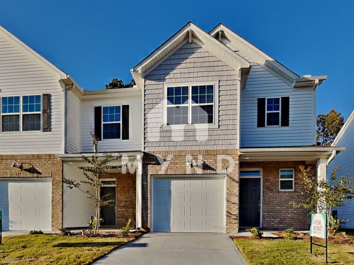 Foto principal - 3 br, 2.5 bath Townhome - 121 Eagle Chase Dr
