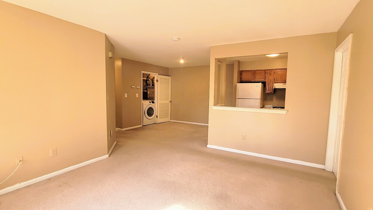 Primary Photo - 1216 Waterford Dr