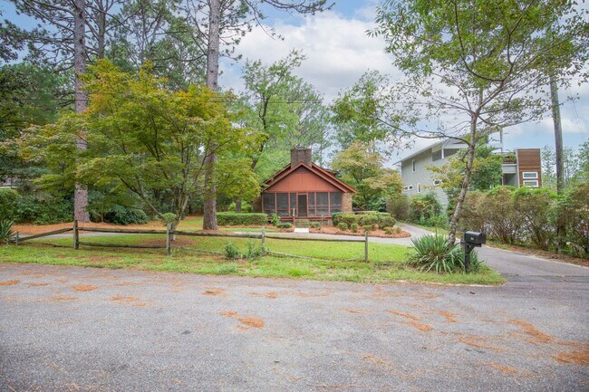 Foto del edificio - Cottage life in Southern Pines