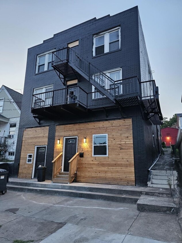 Primary Photo - 1257 8th Ave