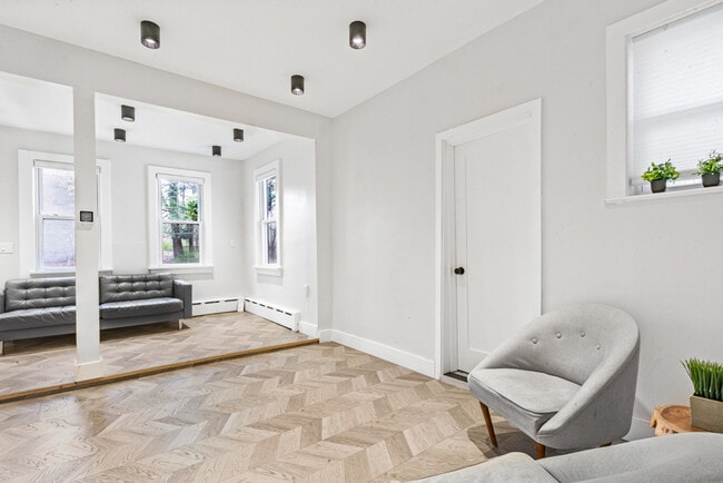 Building Photo - 3 Coleman St