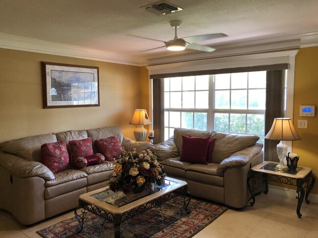 Foto del edificio - 1544  West Road