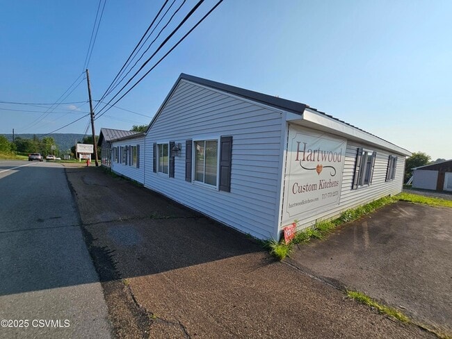 Building Photo - 341 N Market St