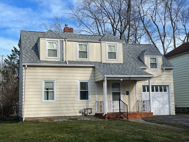 Front - 120 Edgemont Rd