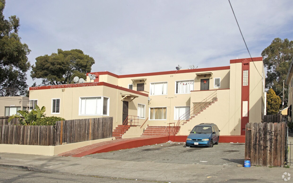 Building Photo - 3336-3344 School St