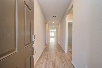 Building Photo - 2212 Gadwall Ct