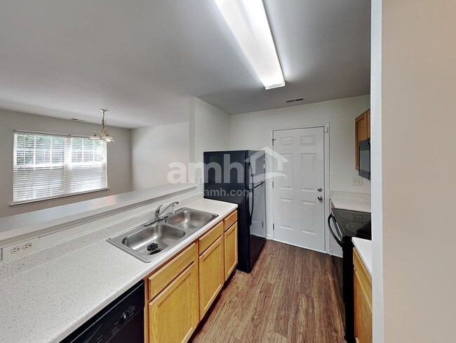 Building Photo - 121 Whitby Dr