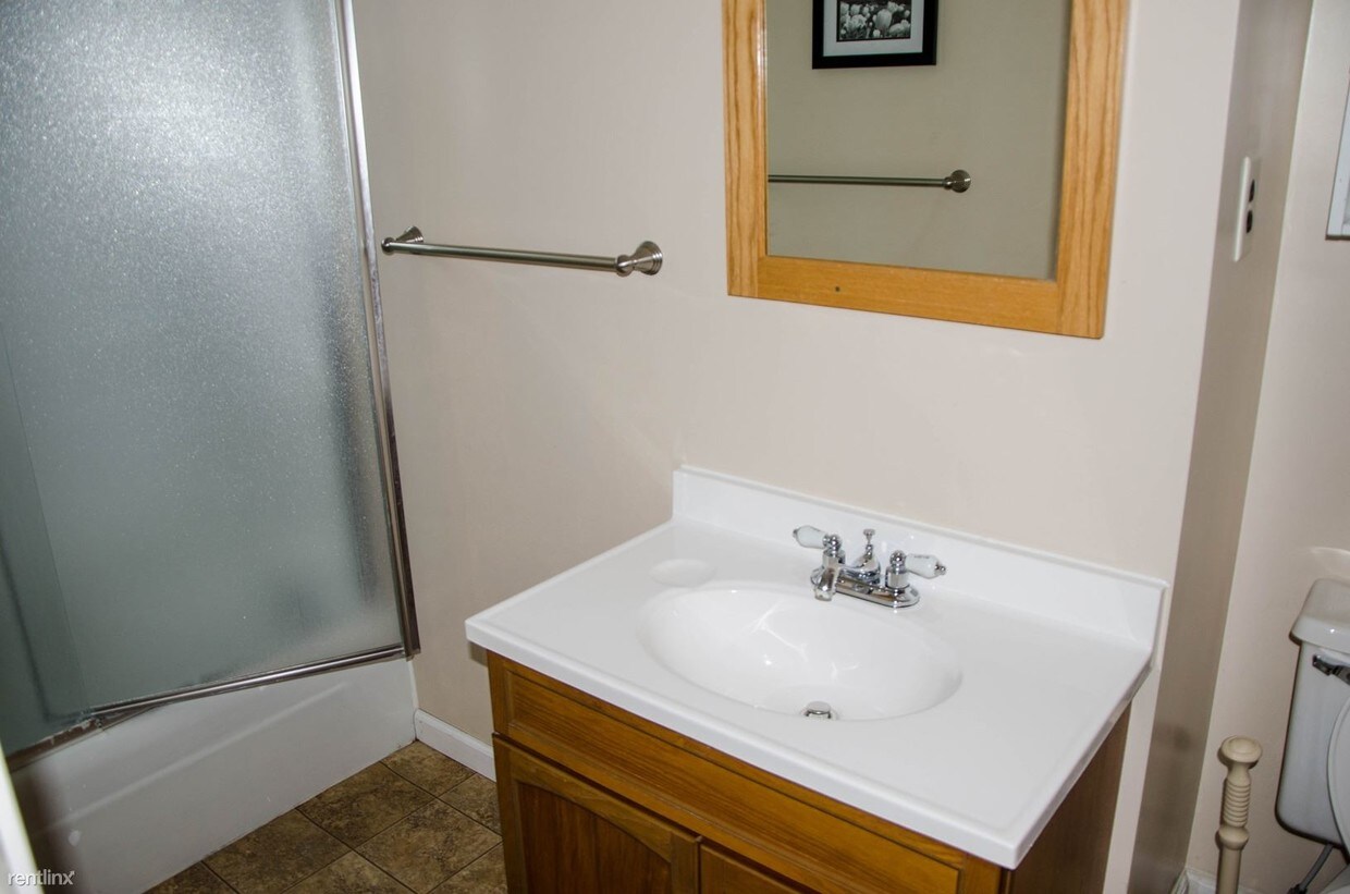 6 br, 2 bath House - 24 Westside Saginaw R...