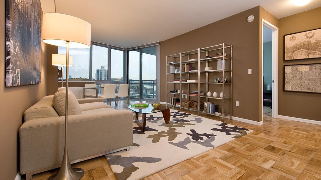 Foto principal - 504 W 37th St