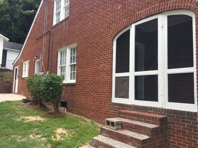 Building Photo - 1143 A&amp;B N Broad St.