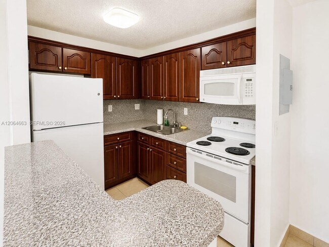 Foto del edificio - 7235 NW 179th St