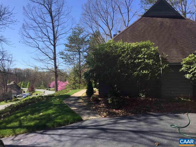 Building Photo - 1632 Stoney Creek Dr