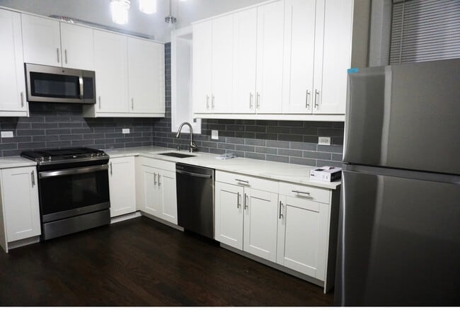 Kitchen - 5436 S Aberdeen St