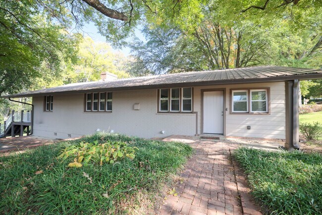 Foto del edificio - Charming 3 Bedroom with New Renovations in Clemson, SC!