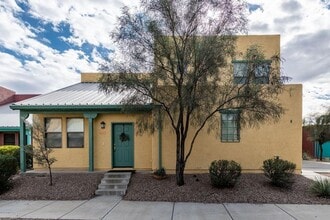 Building Photo - 953 W Calle Carasol