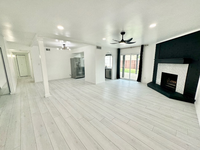 Building Photo - 1706 Whitney Dr