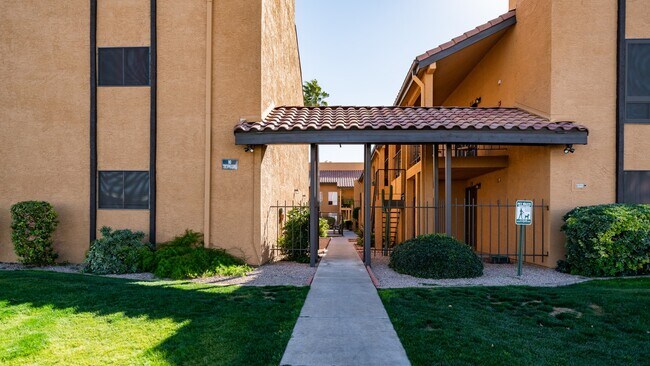 Building Photo - 1831 West Mulberry Drive, Unit 242