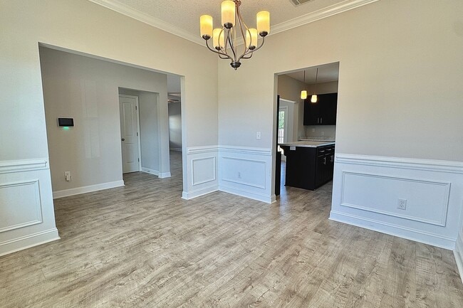 Foto del edificio - AVAILABLE EARLY DECEMBER (Small Pets Only)