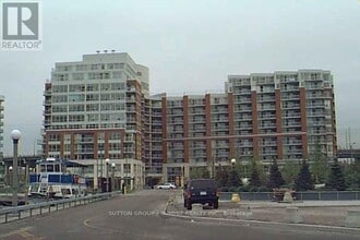 Building Photo - 500-4500 Queens Quay W