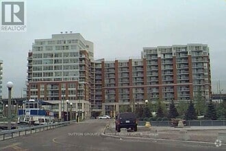 Building Photo - 500-4500 Queens Quay W