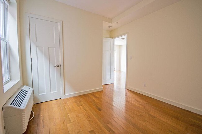 Building Photo - 63 Troutman St