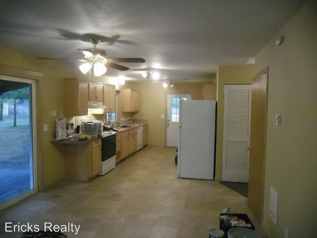 Building Photo - 4020 Maple St