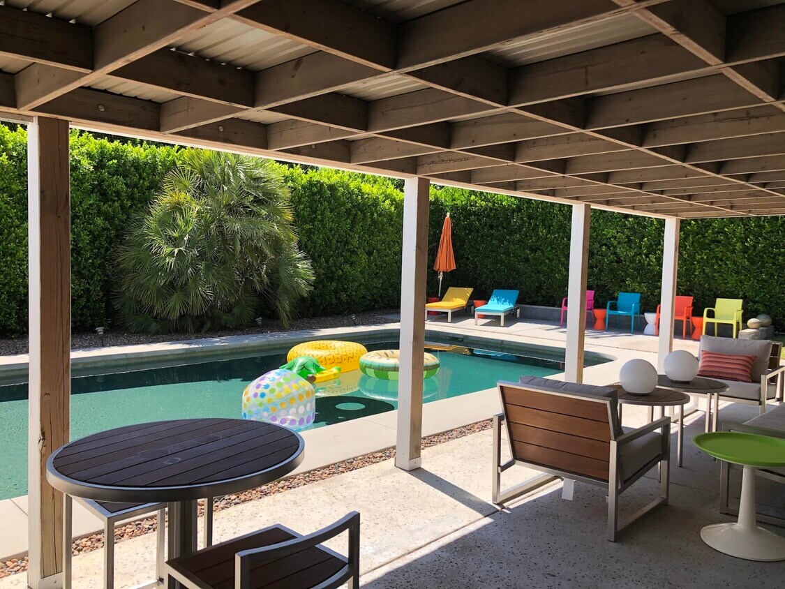 Foto principal - 965 E Twin Palms Dr