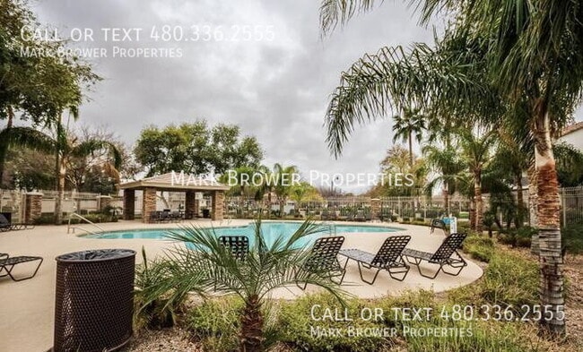 Building Photo - 1346 S Sabino Dr