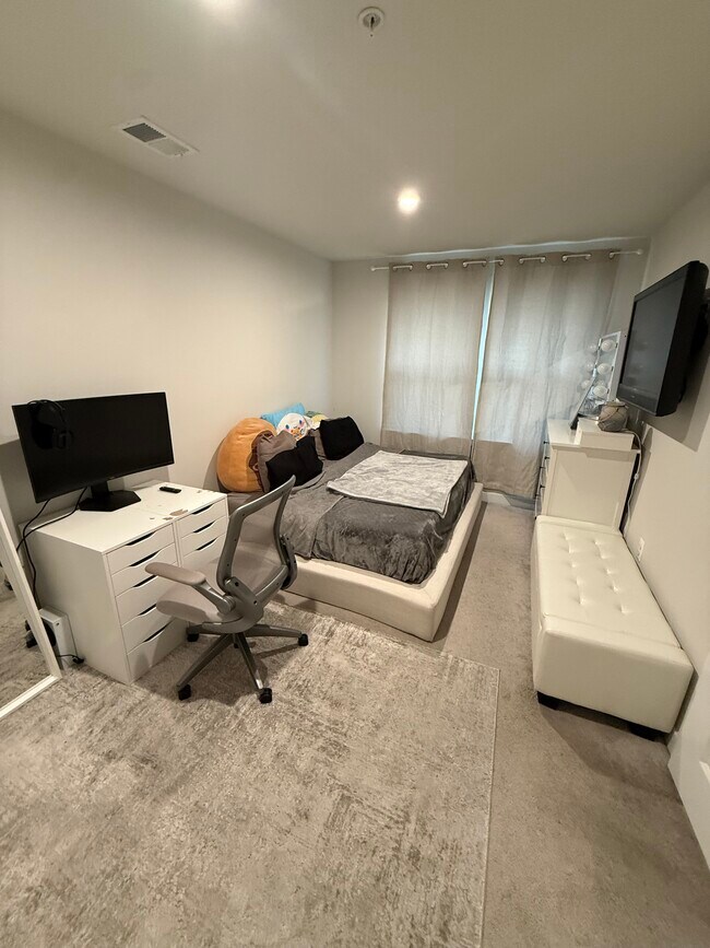 Building Photo - 2804 Toles Park Dr