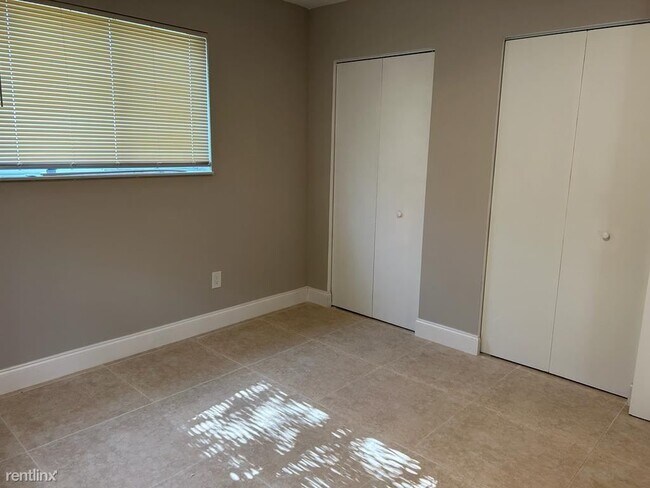 Building Photo - 3 br, 2 bath House - 111 SW 70th Ave