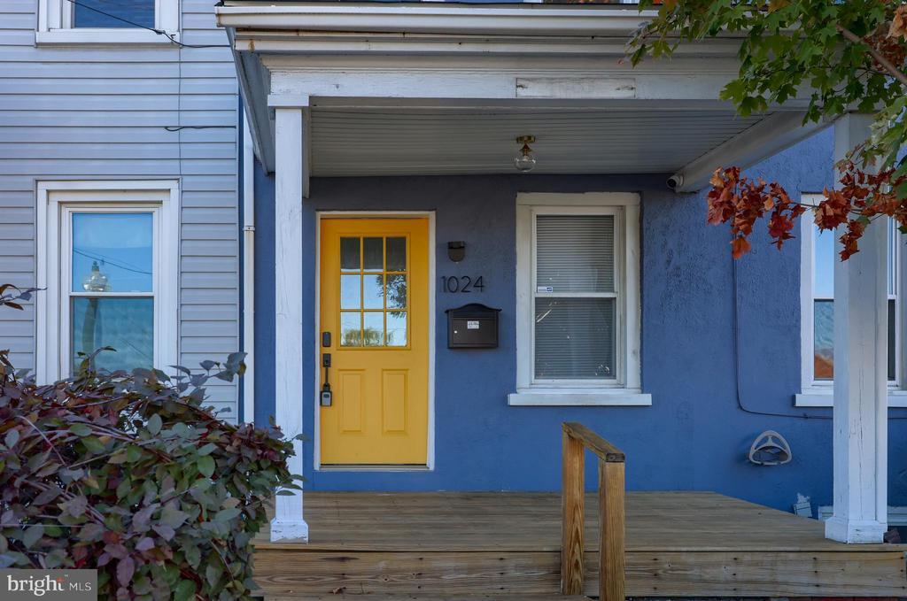 Primary Photo - 2-1024-AP2 N Duke St