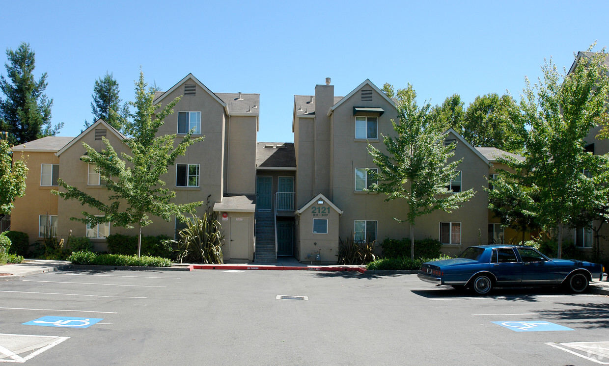 Primary Photo - NorthPoint Village Apartments