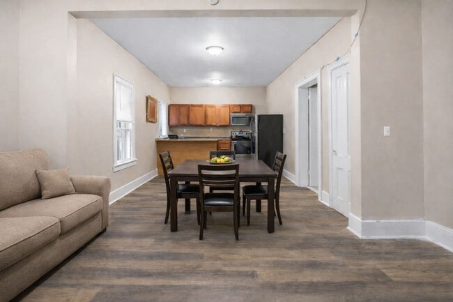 Building Photo - 72 Walnut St