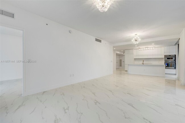 Foto del edificio - 700 NE 24th St