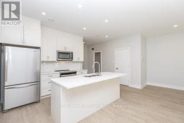 Building Photo - 473 Hilson Ave