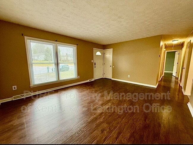 Foto del edificio - 3905 Hidden Springs Dr