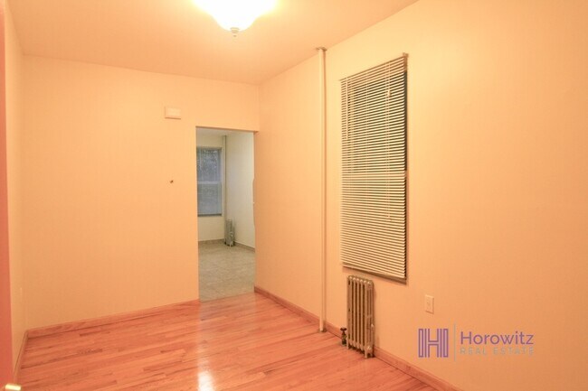 Foto del edificio - 46-11 30th Ave