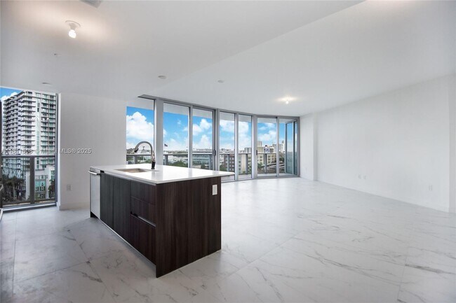 Foto del edificio - 488 NE 18th St