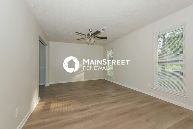 Foto del edificio - 3 Bedroom Pet-Friendly Home in Hampton, GA with Main Street Renewal