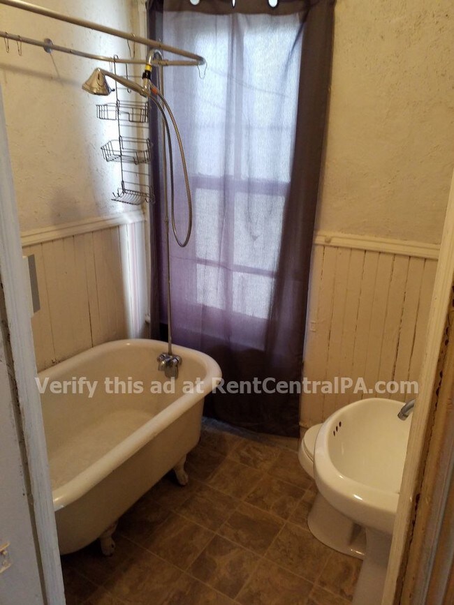 Foto del edificio - 446 W Oley St Apt 2